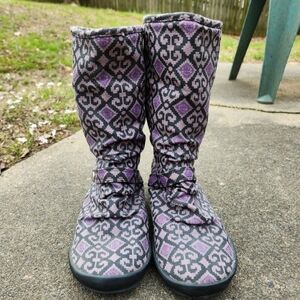 Roxy Purple and Black Pull-on Winter Boots for Stylish Flair